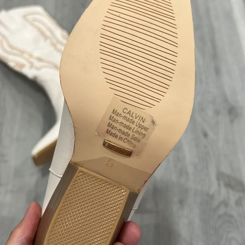 BILLINI: CALVIN BOOT -IVORY size 5 Nwob